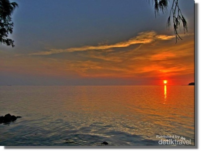 Romantisnya Sunset di Pulau Karang Congkak