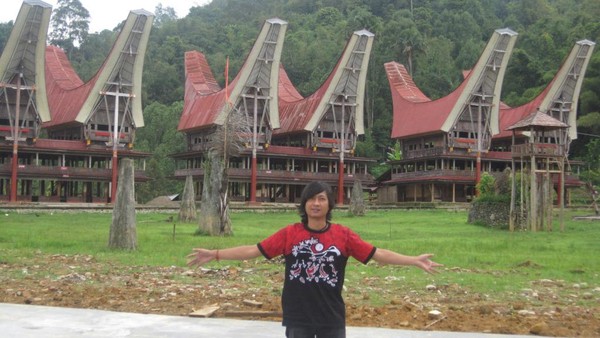 Rumah Adat dan Kuburan Batu, Asli dari Tana Toraja