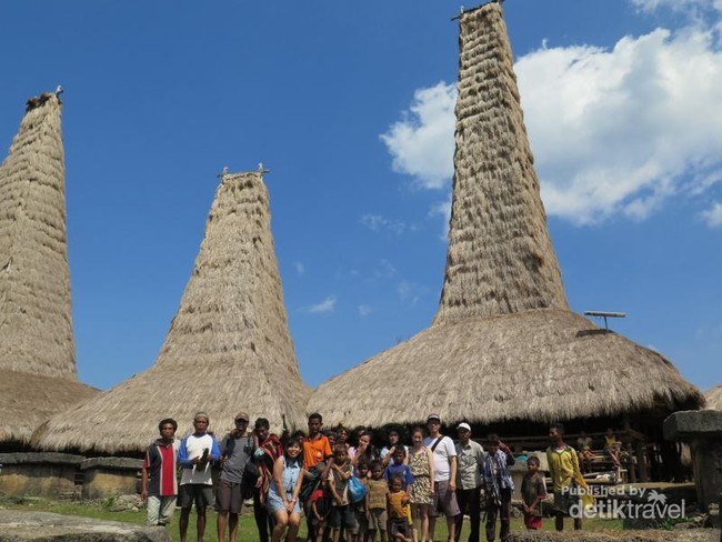 Rumah Adat Tertinggi di Sumba, Atapnya Sampai 35 Meter