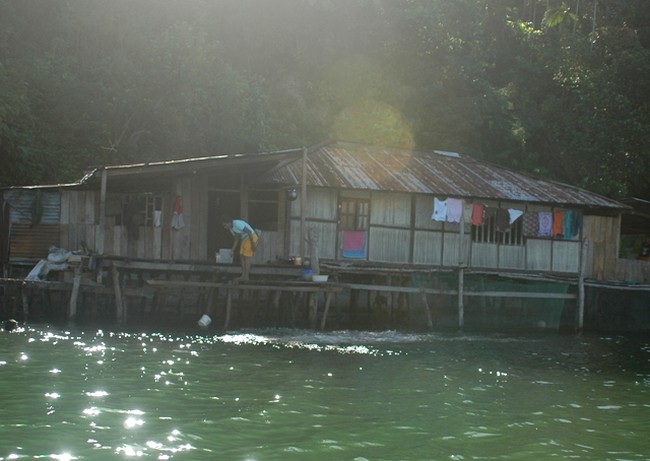 Rumah-rumah Harmonis di Tengah Danau Sentani