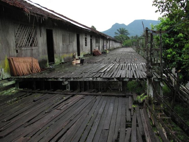 Saham Long House, Aset  Wisata Kalbar yang Terbengkalai