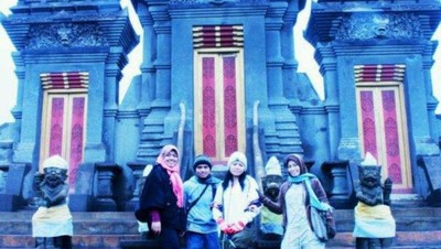 Sakralnya Pura Luhur Poten di Gunung Bromo