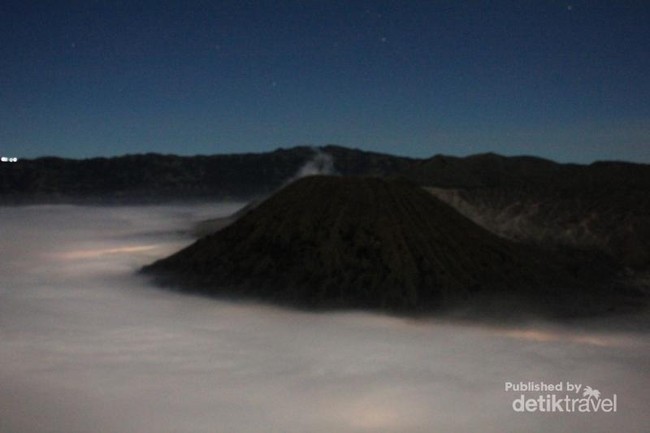 Sakralnya Upacara Kasada di Bromo