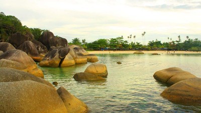 Sang Pantai Pelangi