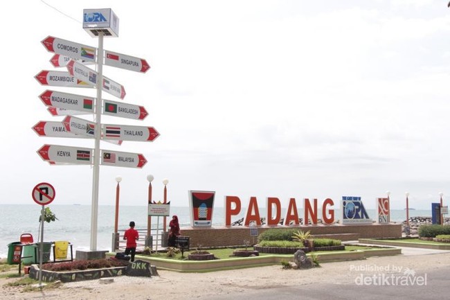 Santai di Taman IORA Saat Long Weekend di Padang