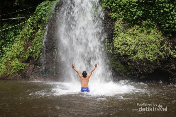 Santai Sejenak di Pemandian Air Panas Guci, Tegal