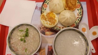Sarapan Bubur di Beijing, Lauknya Bakpao!