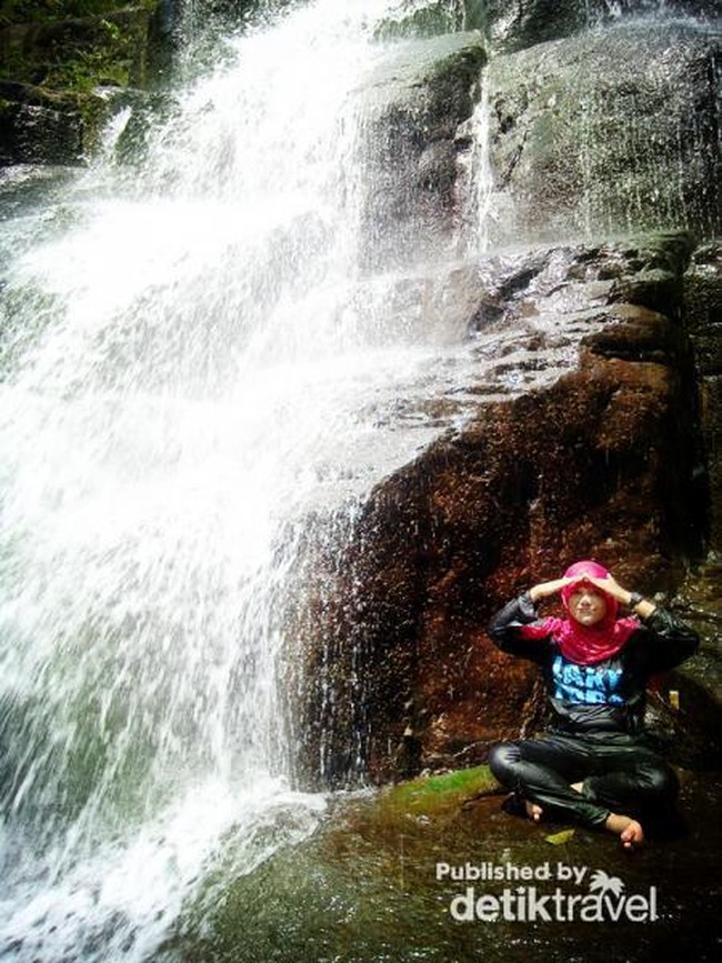 Segarnya Air Terjun Sarasah, Padang