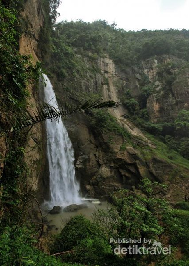 Sejuknya Sarasah Barasok, Air Terjun Keren di Sumbar