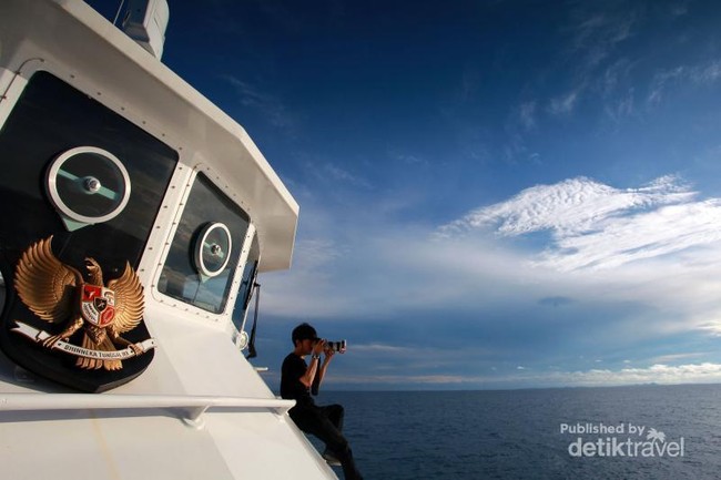 Sekali Seumur Hidup Motret Gerhana dari Atas Kapal