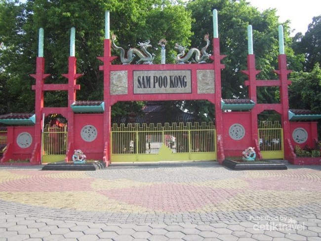 Semarak Merah Menyala di Kelenteng Sam Poo Kong, Semarang