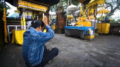 Sembah Selamatan di Pura Rambut Siwi