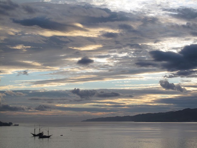 Senja di Sudut Ambon