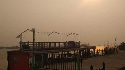 Senja di Tepi Sungai Kapuas