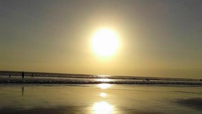 Senja Tenggelam di Pantai Double Six Bali