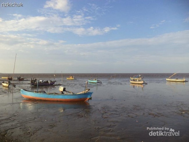 Senja yang Syahdu di Pantai Bayeman, Probolinggo
