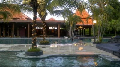 Sensasi Makan yang Unik di Banyu Mili, Yogya
