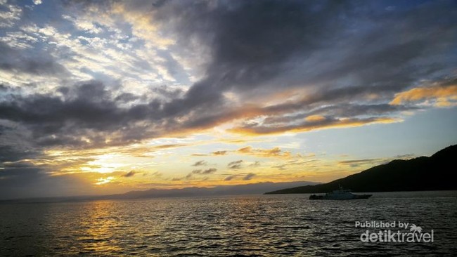 Sensasi Melihat Indahnya Ternate dari Kapal Bakamla