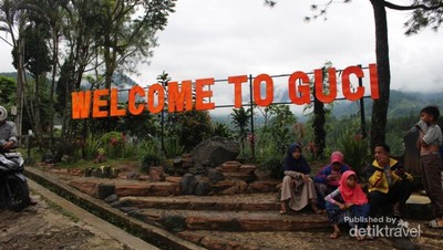 Sensasi Menikmati Air Panas dan Dingin di Guci