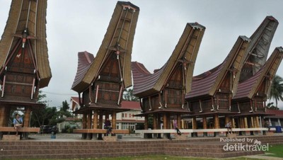 Seperti Ini Pemakaman Keluarga Bangsawan di Toraja