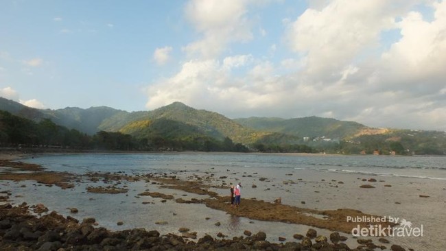 Seperti Ini Penampakan Pantai Senggigi Saat Surut