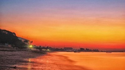 Seperti Inilah Cantiknya Sunset di Pantai Kupang