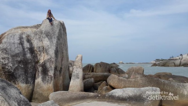 Serasa Kurcaci di Pantai Rambak, Bangka