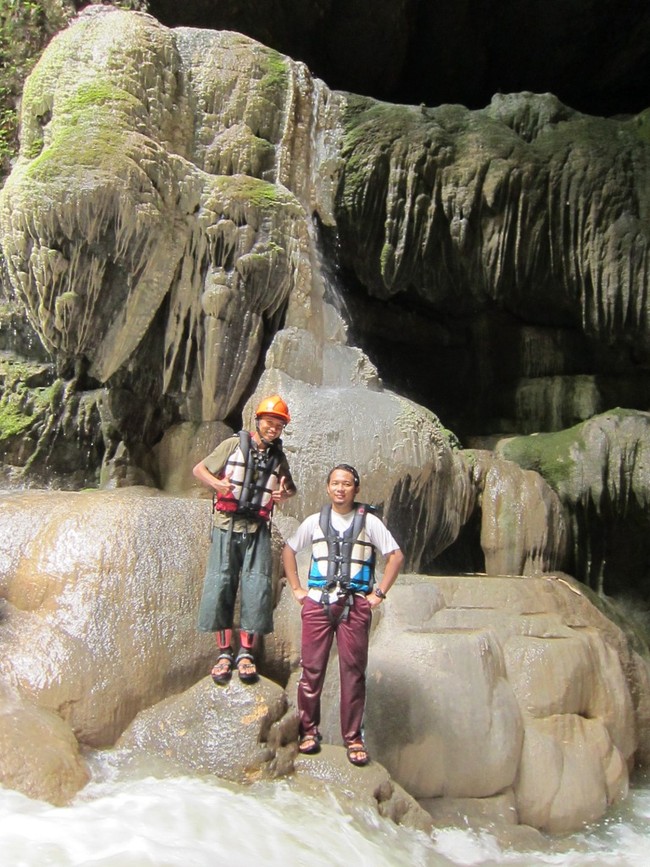 Seru! Cave Tubing di Kalisuci Bisa Pacu Adrenalin
