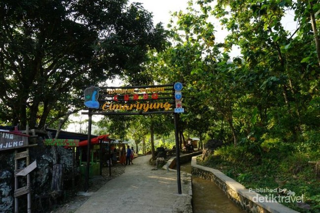 Seru dan Cantiknya Curug Cimarinjung