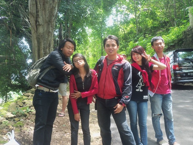 Seru! Menyusuri Gua Pindul dengan Cave Tubing