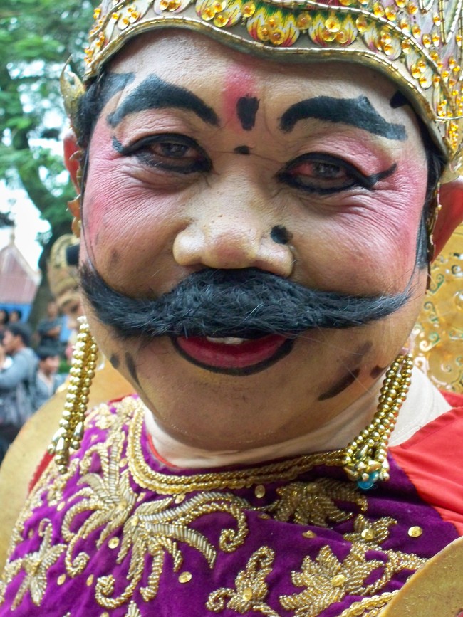 Seru! Wayang Karnaval Ramaikan Hari Jadi Kota Solo