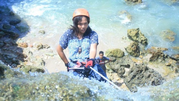 Serunya Canyoning di Pantai Jogan, Gunungkidul