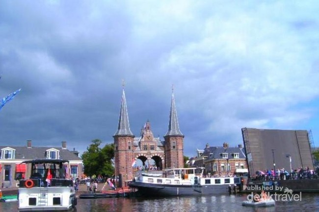Serunya Naik Perahu di Friesland, Belanda