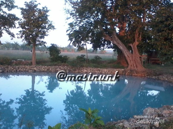 Siapa Sangka, Ada Danau Sebiru Ini di Gresik