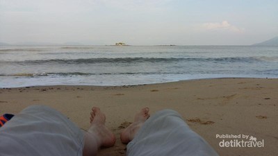 Siapa Sangka, Singkawang Punya Pantai nan Cantik!