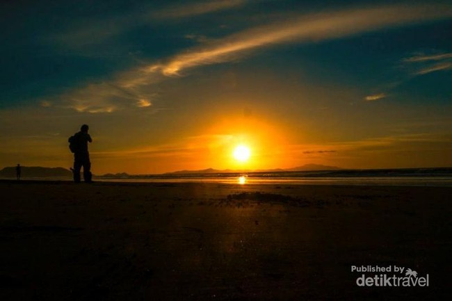 Siapa Sangka, Sunset di Pantai Aceh Seindah Ini