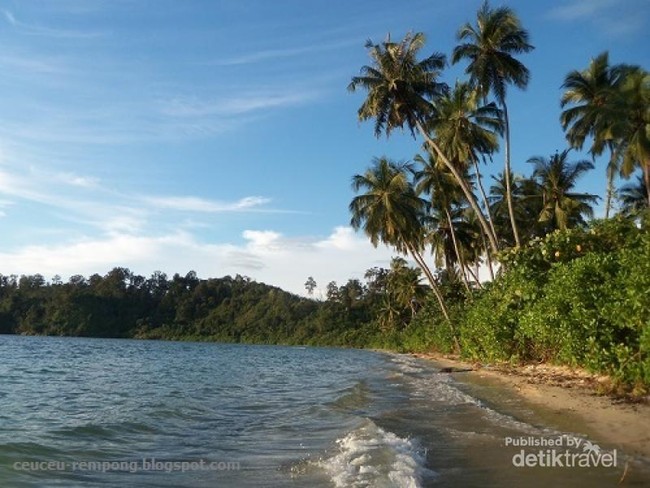 Sibolga Punya Pantai Indah Hingga Masjid Agung
