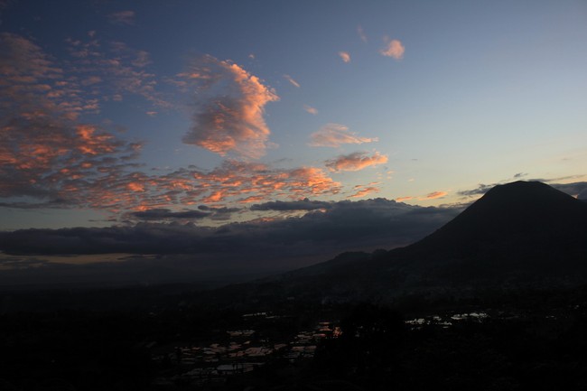Siluet Senja Gunung Lokon