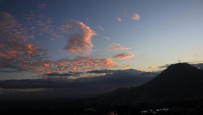Siluet Senja Gunung Lokon
