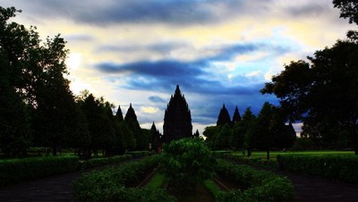 Siluet Sunset Candi Prambanan, Cantiknya...