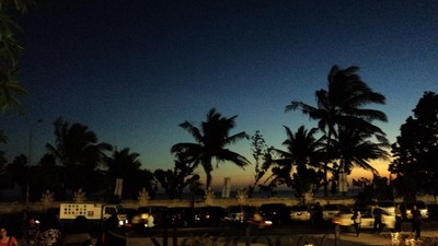 Sore Hari, Waktu Terbaik Menjelajah Jalan Pantai Kuta