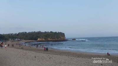 Sore yang Indah di Pantai Tambak Rejo Blitar