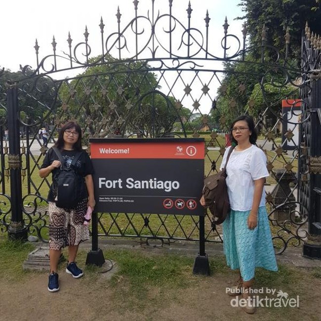 Suatu Sore di Fort Santiago Manila