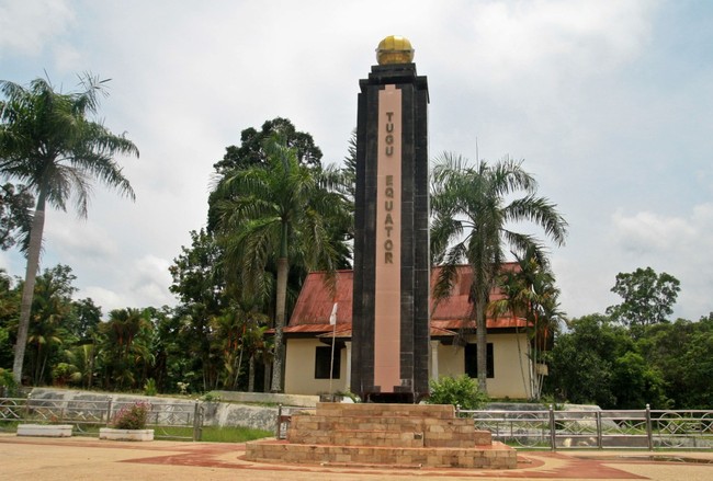 Sudut -Sudut Tugu Ekuator