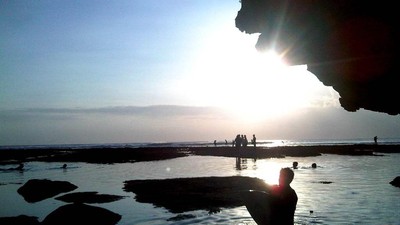 Suluban, Pantai Indah dengan Tembok Karang di Bali
