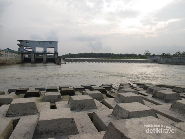 Sumut Punya Bendungan Keren Untuk Menikmati Senja