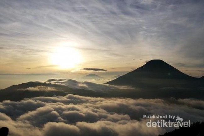 Sunrise Emas dari Puncak Sikunir