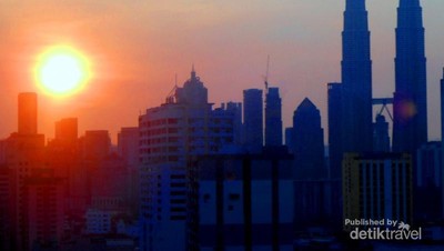 Sunrise Keren di Balik Twin Towers Petronas