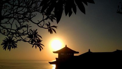 Sunrise yang Fantastis di Pantai Serenity, Nusa Dua