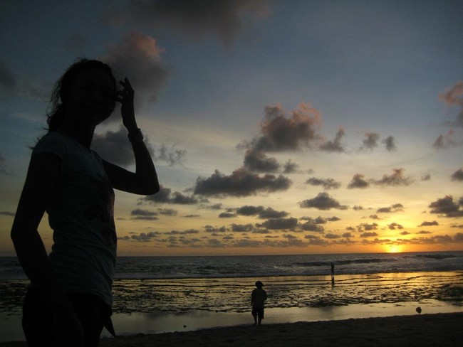 Sunset Cantik Lahir di Pantai Ngrenehan, Yogya